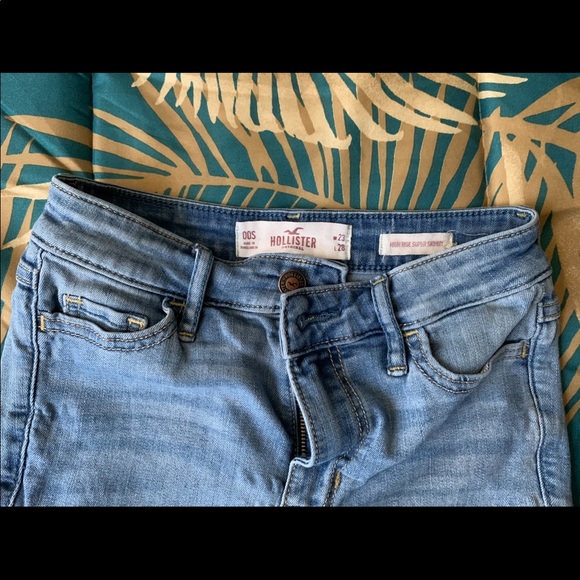 Hollister Jeans-00S W23 L28 Super Skinny High Rise - Picture 2 of 3